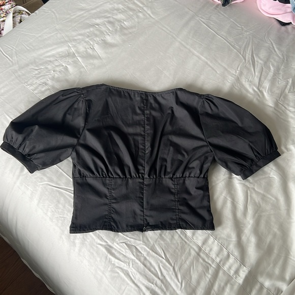 Black blouse - Picture 6 of 10